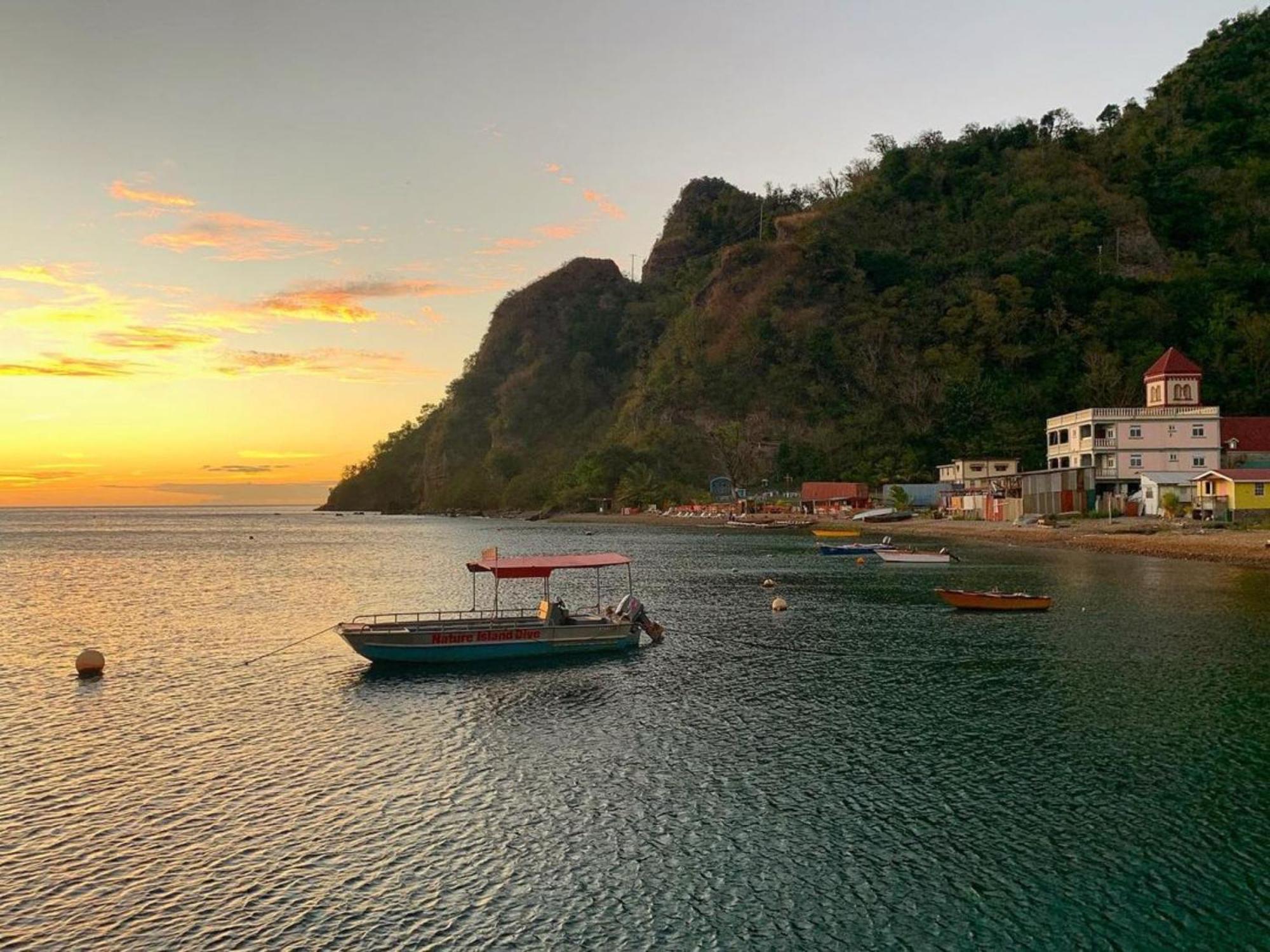 Rainbow Heights Apartment, Soufriere Экстерьер фото