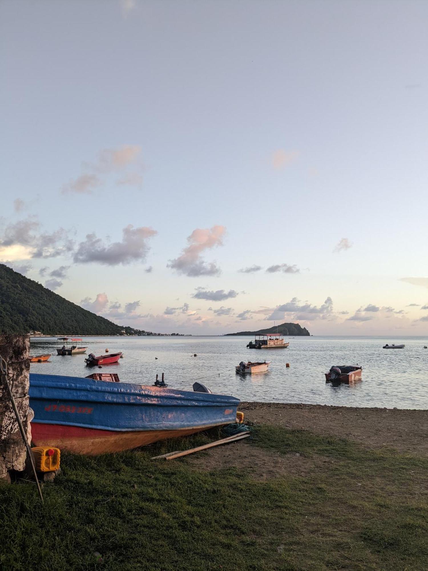 Rainbow Heights Apartment, Soufriere Экстерьер фото