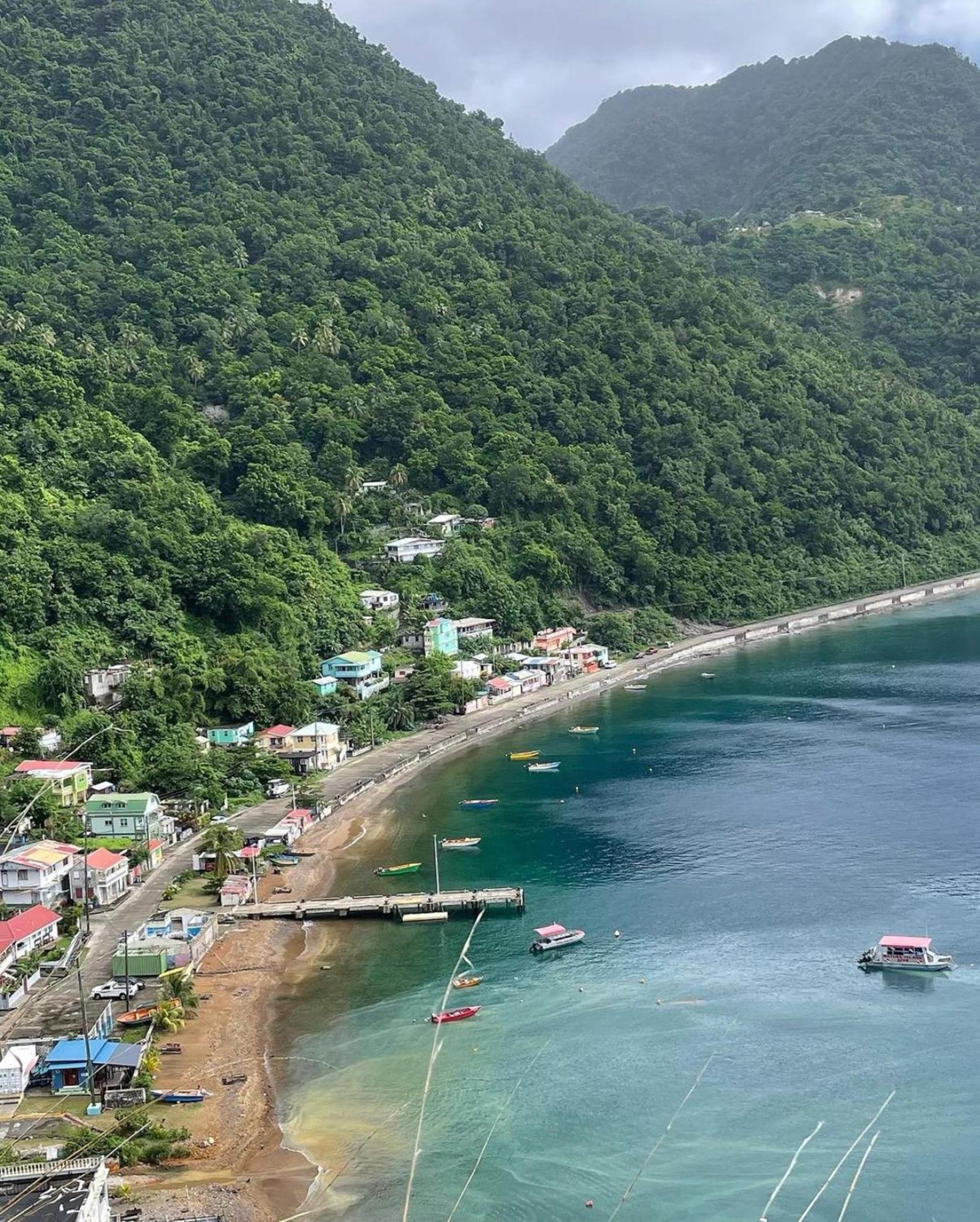 Rainbow Heights Apartment, Soufriere Экстерьер фото