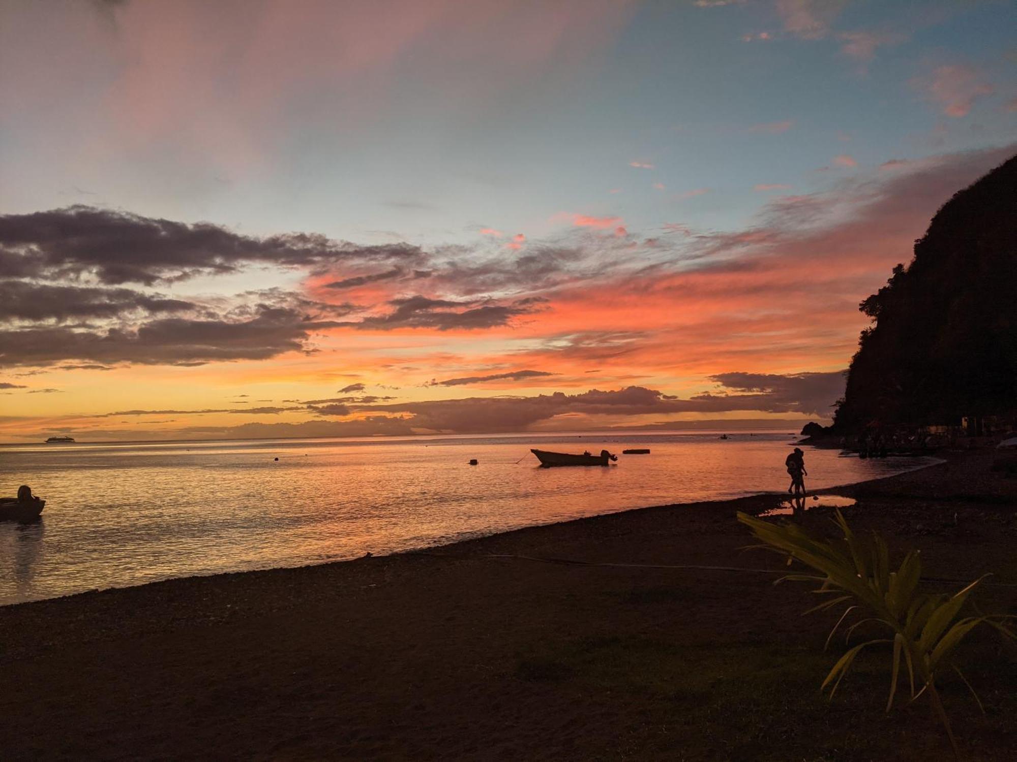 Rainbow Heights Apartment, Soufriere Экстерьер фото